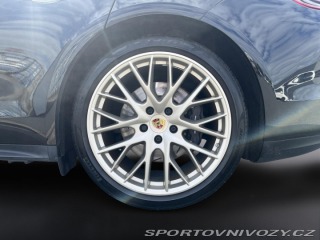 Porsche Panamera 4 2020