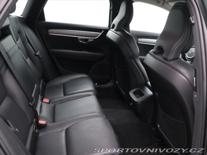 Volvo V90 2,0 T5 184kW Momentum CZ 2019