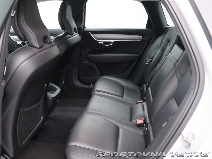 Volvo V90 2,0 T5 184kW Momentum CZ 2019