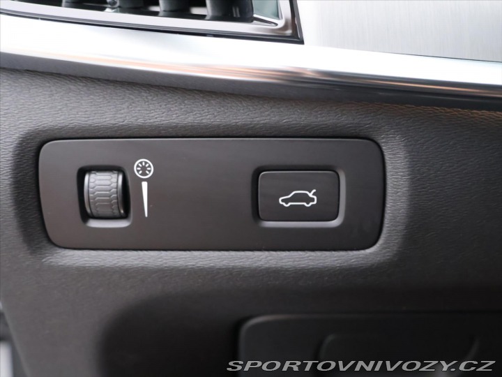 Volvo V90 2,0 T5 184kW Momentum CZ 2019