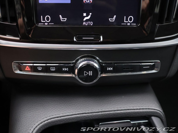 Volvo V90 2,0 T5 184kW Momentum CZ 2019
