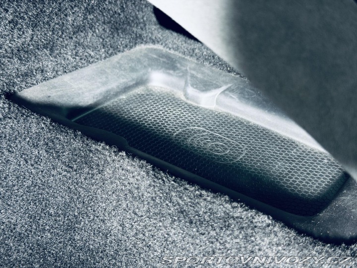 Ferrari Roma FULL CARBON MAX VÝB ZÁRUK 2021