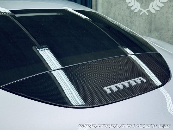 Ferrari Roma FULL CARBON MAX VÝB ZÁRUK 2021