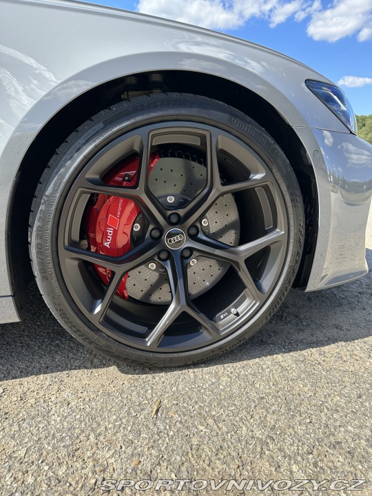 Audi RS6 performance 2025