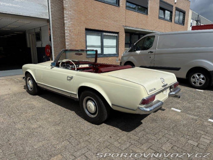 Mercedes-Benz SL 250 SL Pagode California 1967