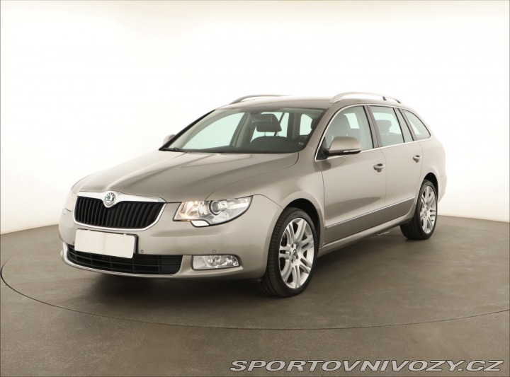 Škoda Superb Elegance 3.6 FSI V6 2011