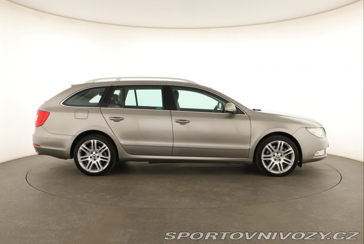 Škoda Superb Elegance 3.6 FSI V6 2011