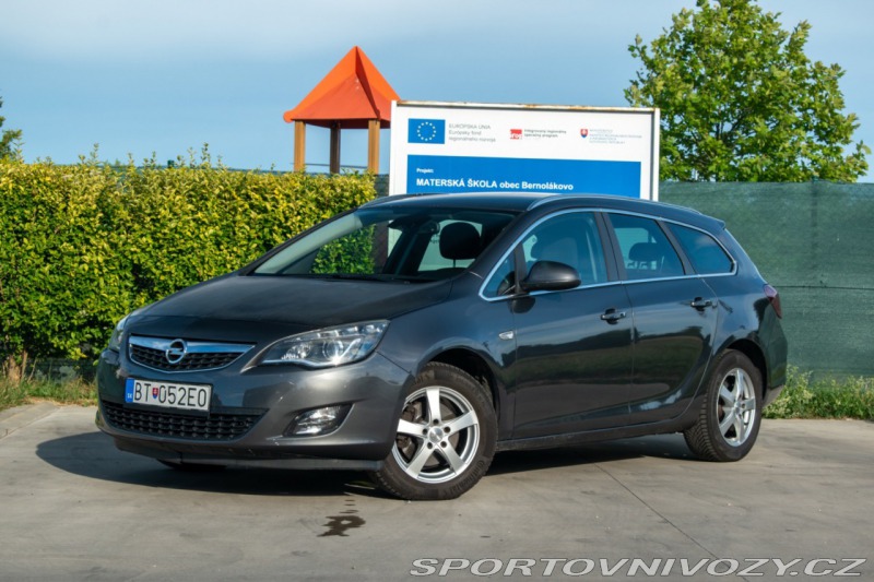Opel Astra Sport Tourer  ST 2.0 TDCI