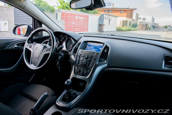 Opel Astra Sport Tourer  ST 2.0 TDCI 2012