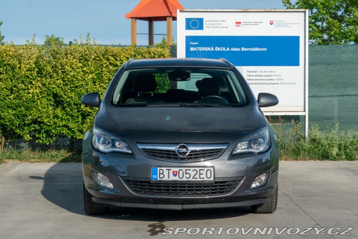 Opel Astra Sport Tourer  ST 2.0 TDCI 2012
