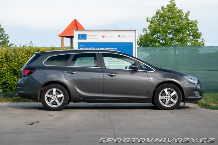 Opel Astra Sport Tourer  ST 2.0 TDCI 2012