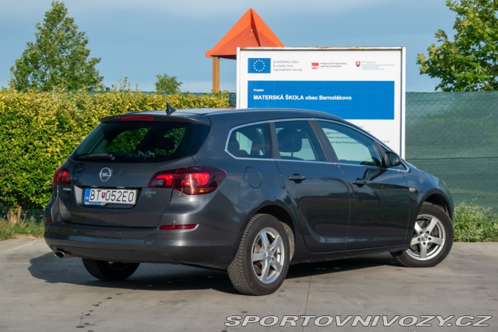 Opel Astra Sport Tourer  ST 2.0 TDCI 2012