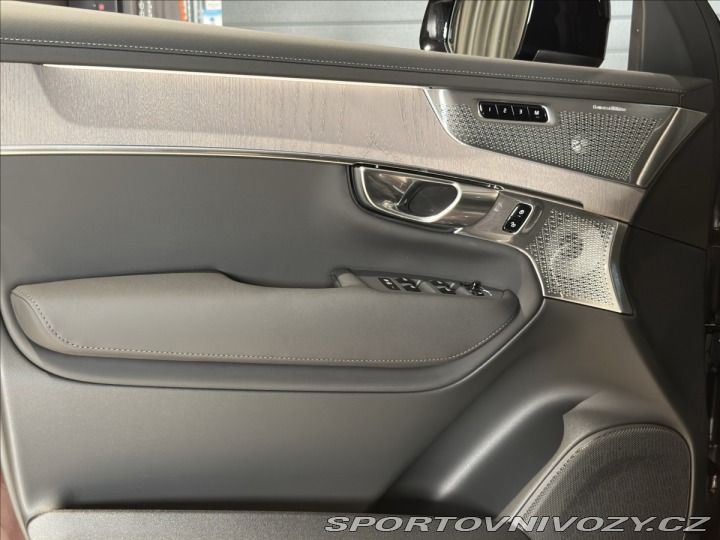 Volvo Ostatní modely XC90 2,0 T8 Ultra Dark 2026