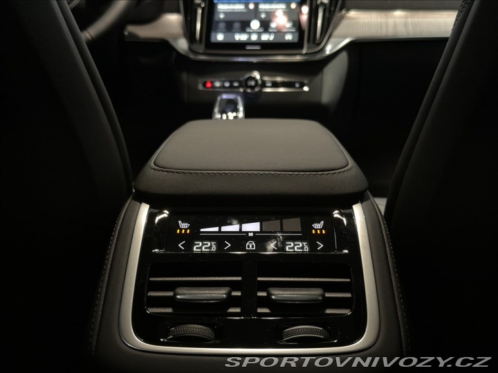 Volvo Ostatní modely XC90 2,0 T8 Ultra Dark 2026