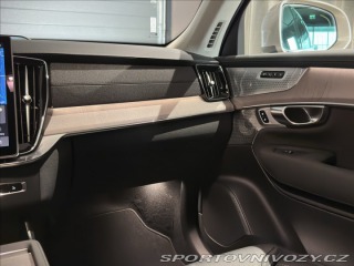 Volvo Ostatní modely XC90 2,0 T8 Plus Bright 2026