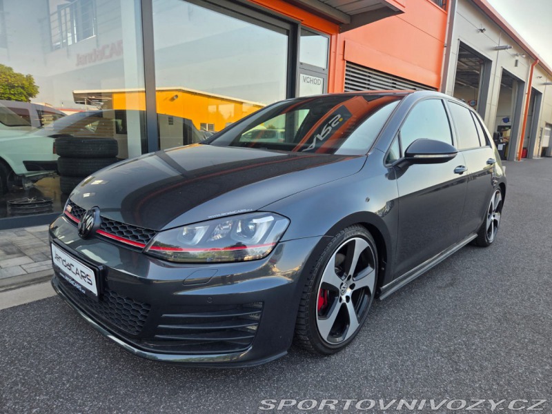 Volkswagen Golf 2.0 TSI GTI