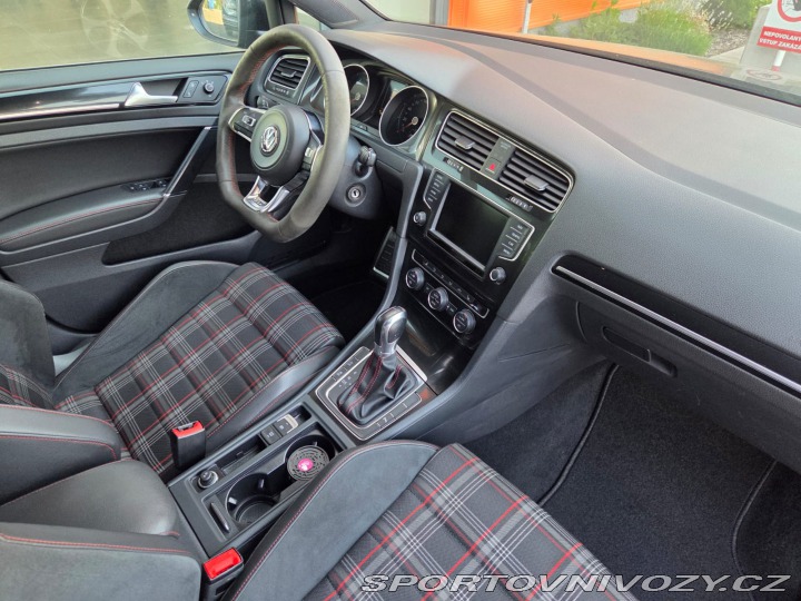 Volkswagen Golf 2.0 TSI GTI 2016