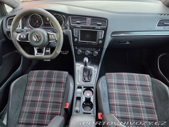 Volkswagen Golf 2.0 TSI GTI 2016