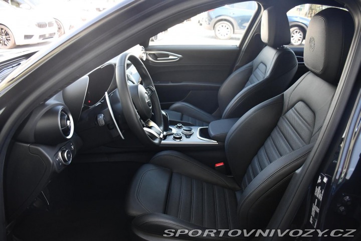 Alfa Romeo Giulia 2,0 VELOCE 16V 206kW AT8- 2024