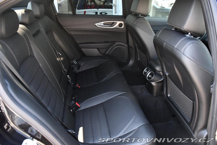 Alfa Romeo Giulia 2,0 VELOCE 16V 206kW AT8- 2024