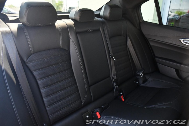 Alfa Romeo Giulia 2,0 VELOCE 16V 206kW AT8- 2024