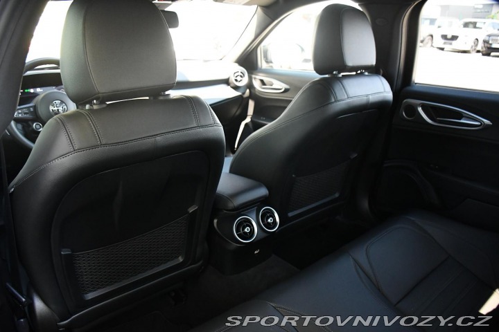 Alfa Romeo Giulia 2,0 VELOCE 16V 206kW AT8- 2024