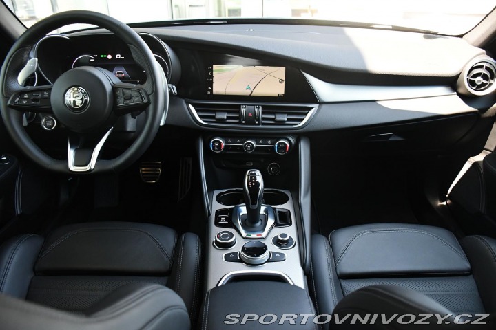 Alfa Romeo Giulia 2,0 VELOCE 16V 206kW AT8- 2024