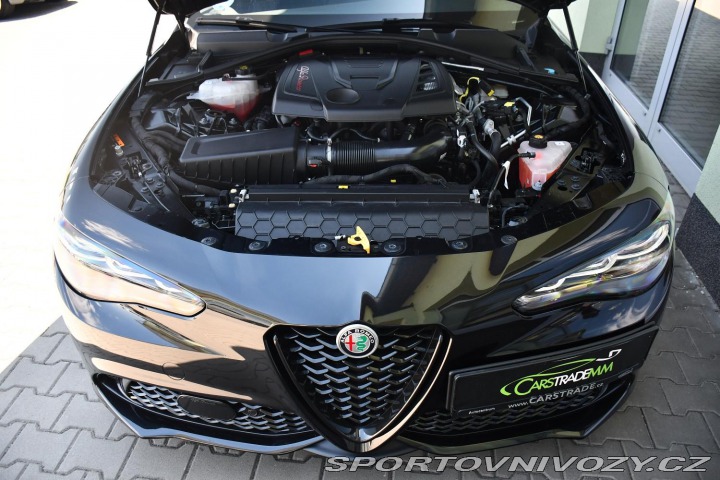Alfa Romeo Giulia 2,0 VELOCE 16V 206kW AT8- 2024