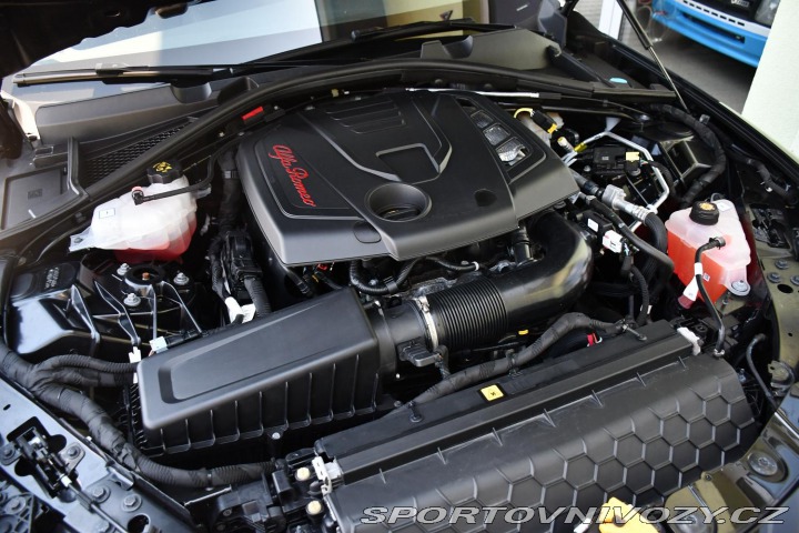 Alfa Romeo Giulia 2,0 VELOCE 16V 206kW AT8- 2024