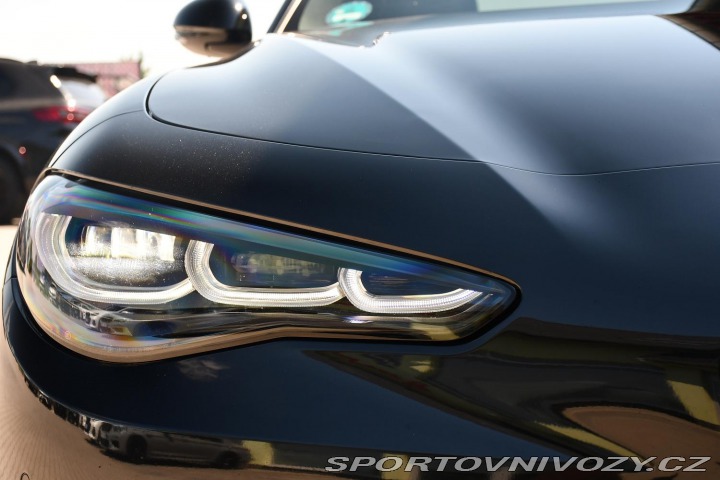 Alfa Romeo Giulia 2,0 VELOCE 16V 206kW AT8- 2024