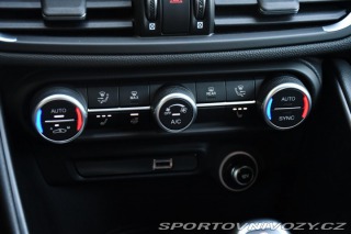 Alfa Romeo Giulia 2,0 VELOCE 16V 206kW AT8- 2024
