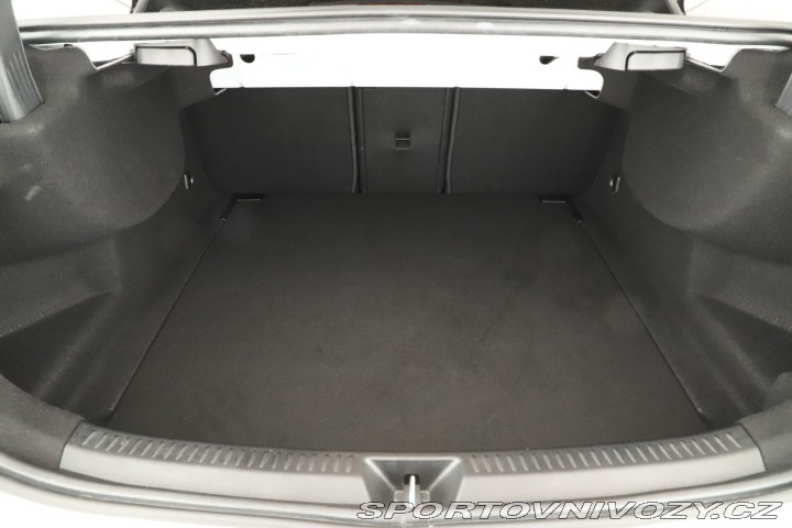 Mercedes-Benz A AMG Line A 200 2025
