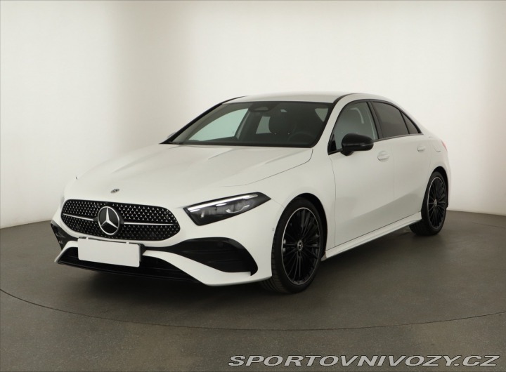 Mercedes-Benz A AMG Line A 200 2025