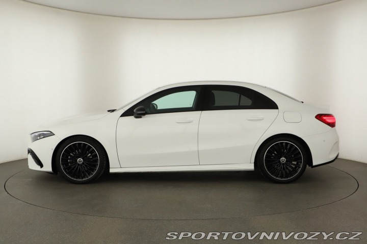 Mercedes-Benz A AMG Line A 200 2025