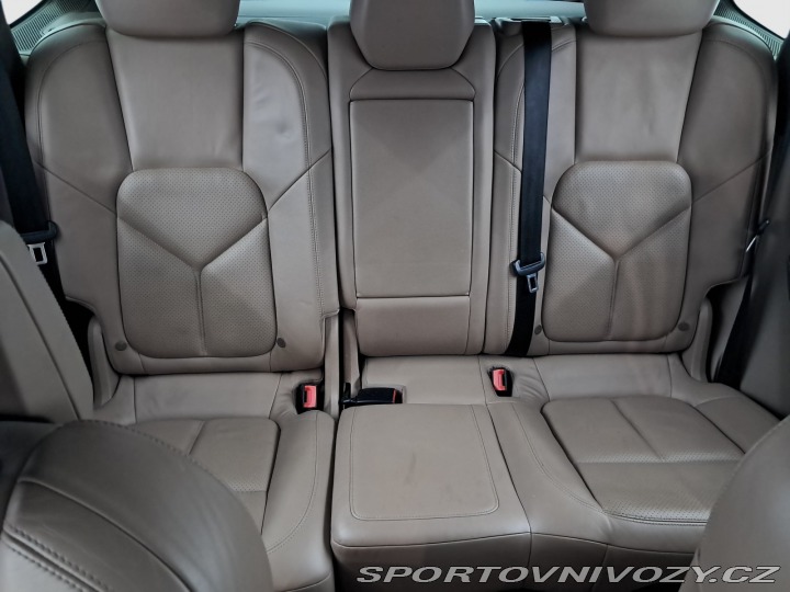 Porsche Cayenne S 2011
