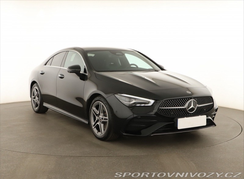 Mercedes-Benz CLA AMG Paket 200