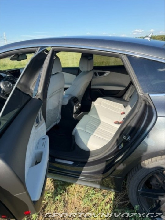 Audi A7 3,0   Tdi quattro s troni 1800