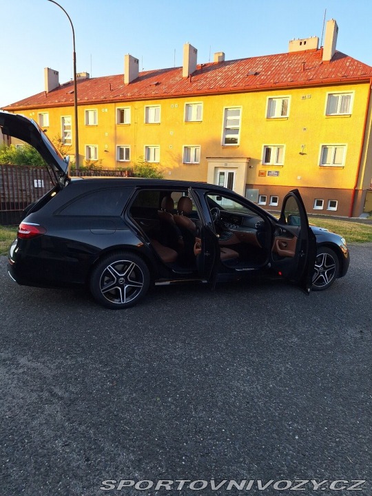 Mercedes-Benz E 2,0   D 300de AMG packet 2021