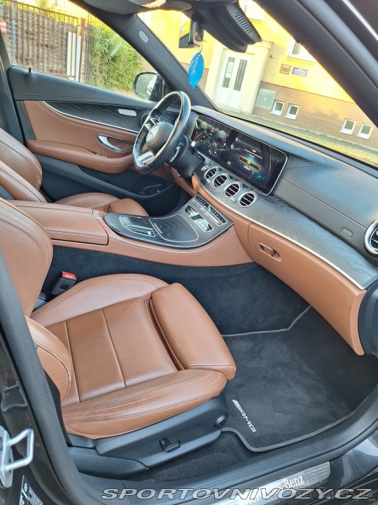 Mercedes-Benz E 2,0   D 300de AMG packet 2021
