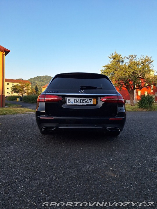 Mercedes-Benz E 2,0   D 300de AMG packet 2021