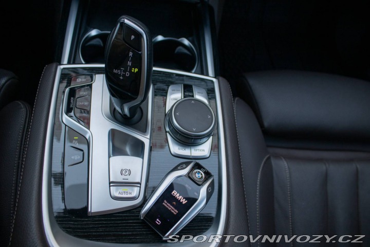 BMW 7 750i xDrive M Sport / 39 2021