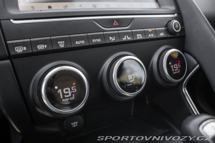 Jaguar E-Pace 2.0 I4 P200 / AJ NA SPLÁ 2019
