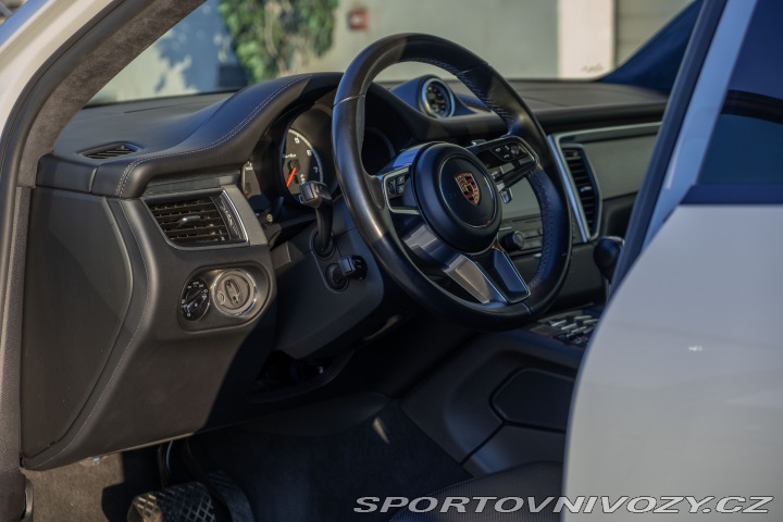 Porsche Macan Turbo Performance & Black 2021