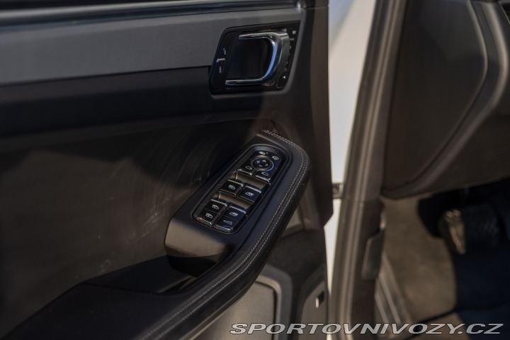 Porsche Macan Turbo Performance & Black 2021