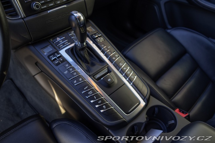 Porsche Macan Turbo Performance & Black 2021