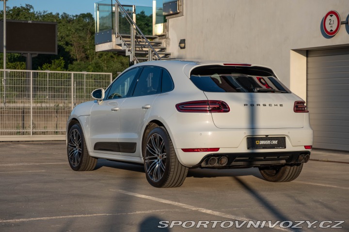 Porsche Macan Turbo Performance & Black 2021