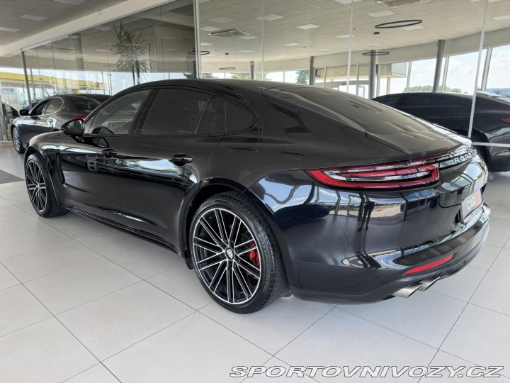 Porsche Panamera 4S 324kW*Chrono*REZERVACE 2018