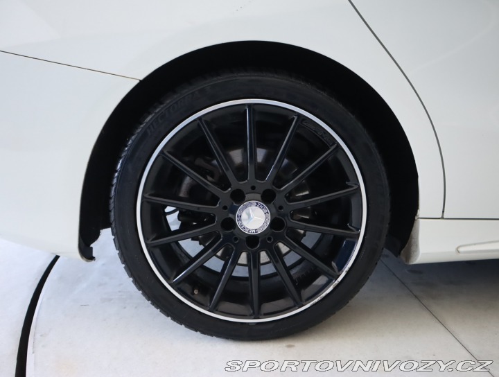 Mercedes-Benz CLA AMG Paket 180 2013