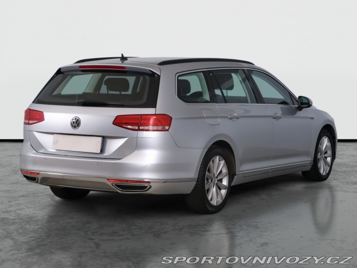 Volkswagen Ostatní modely Passat Comfortline 2.0 BiTDI 2015