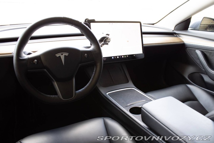 Tesla Model 3 Long Range / Tažné / Tep 2021